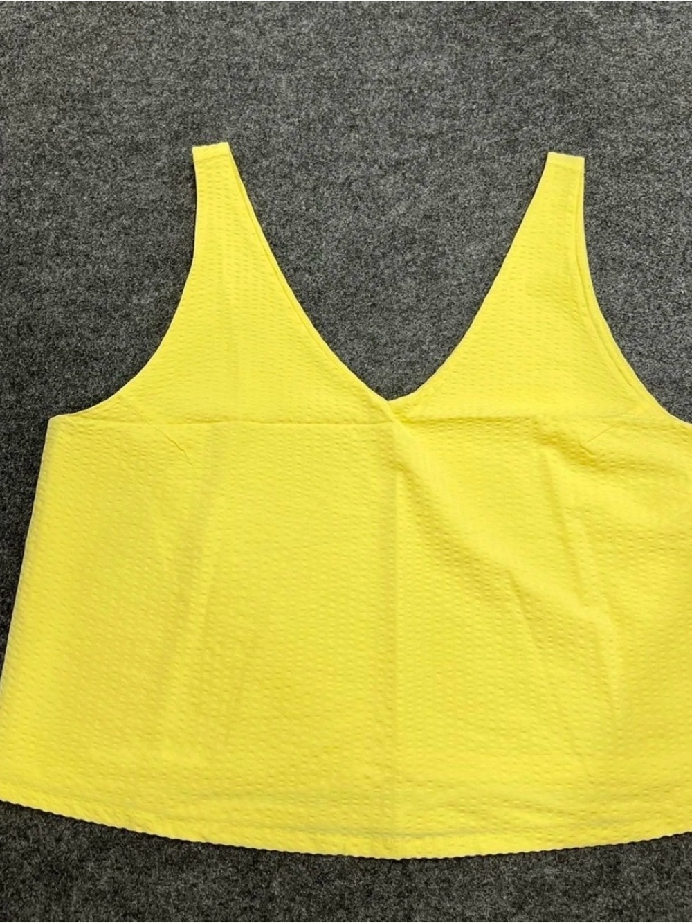 Vouri Women’s Yellow crop tank textured, size large color sunlight nwt